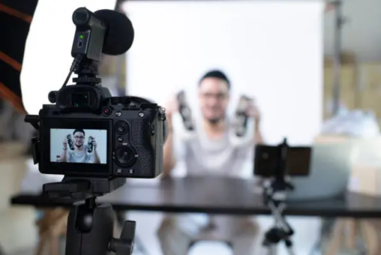 What Is a Macro Influencer? How Big Creators Shape Brand Campaigns